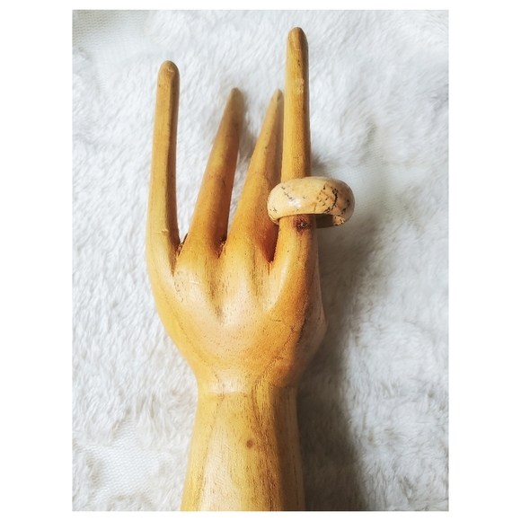 Stone ring - Picture 3 of 4